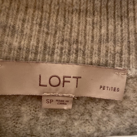 ✨3 for $20✨ Mock Neck Sweater - Picture 4 of 4